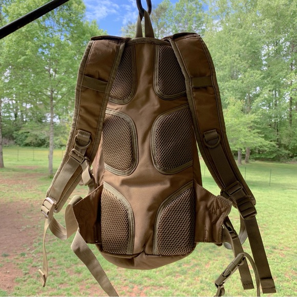 EUC Fox Tactical Compact Modular Hydration Backpack - Molle - Color Coyote - Picture 8 of 10